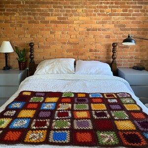 Beautiful vintage handmade crochet throw afghan blanket